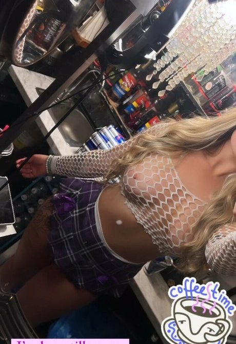 Bootylicious barista hübsche nackte bilder