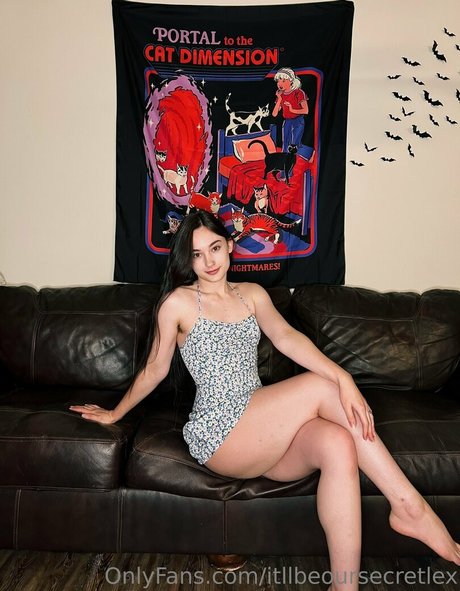 itllbeoursecretlex pornostar sexy bild