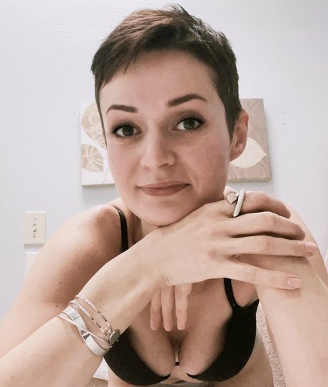 Masha nova nacktheit pornostar galerie