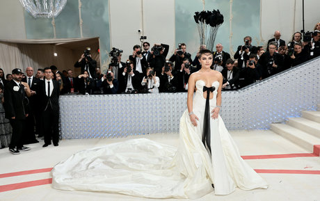 Florence Pugh Bilder