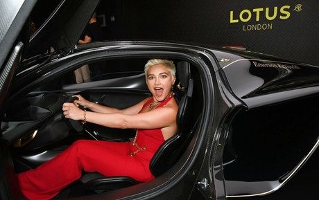 Florence Pugh pornographische pornostar fotos