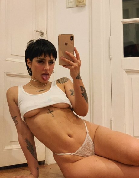 Belenegri erwachsene akt foto