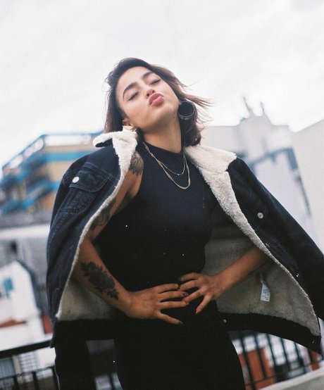 Belenegri schauspielerin akt bilder