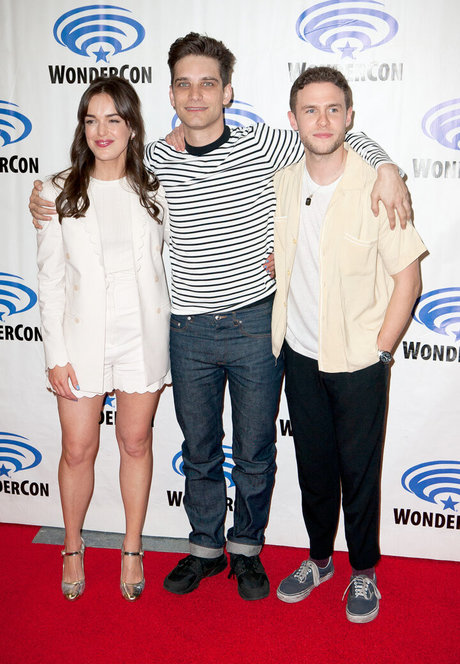 Elizabeth Henstridge schöne erwachsene bild