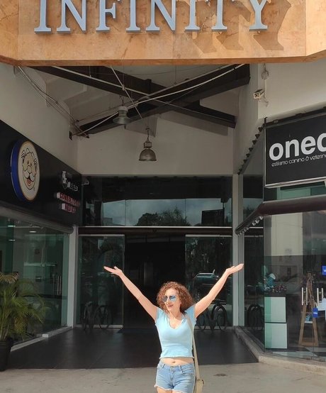 Nina Infinity erwachsene galerien