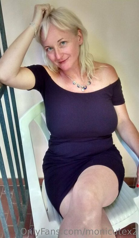 monicutex2 porno heiße bild