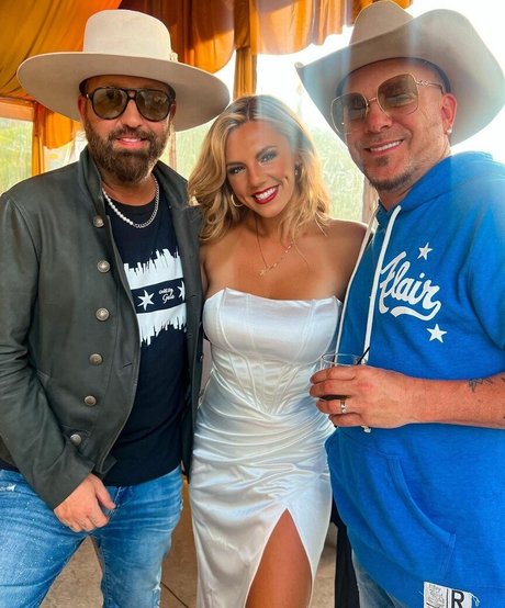 Annie Agar model nackte bild