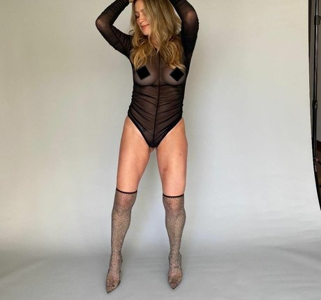 Luana Piovani kunst nackten fotos