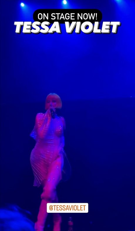 Tessa Violet top akt fotos