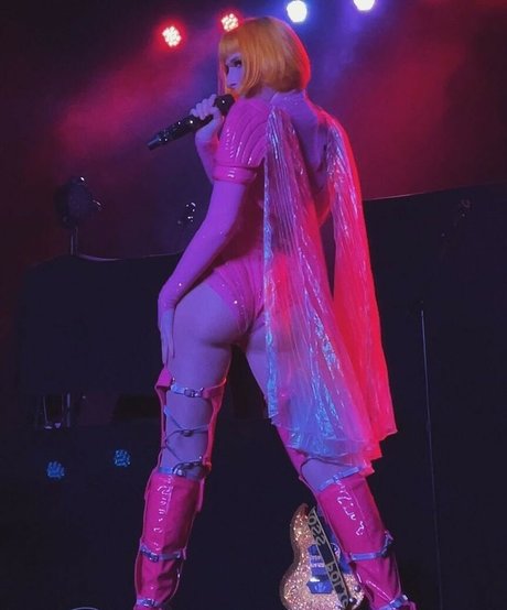 Tessa Violet nackt sex foto