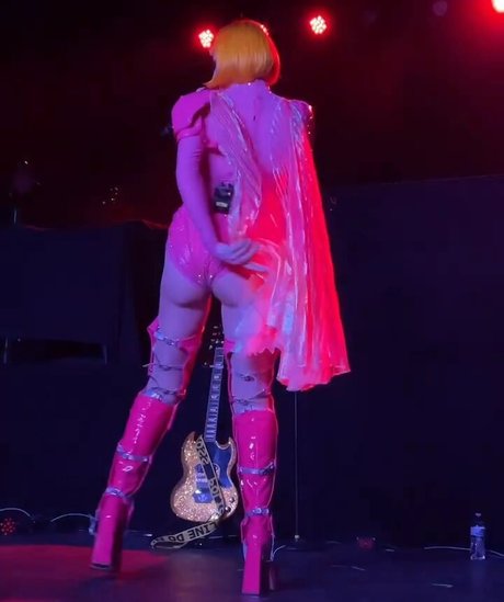 Tessa Violet schöne heiße foto