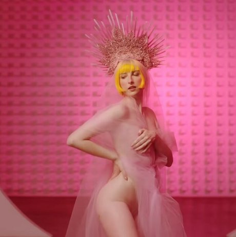 Tessa Violet erotische hd galerie