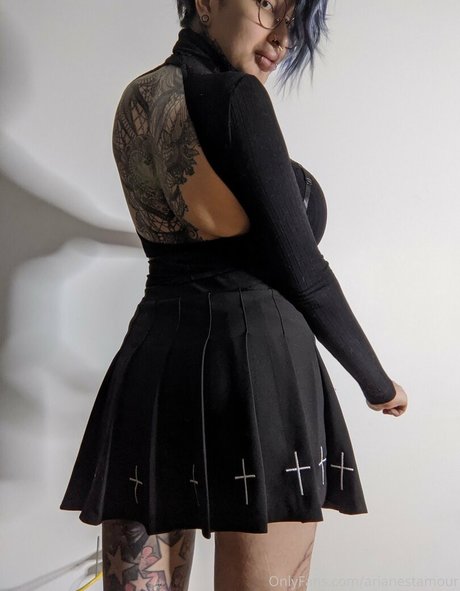 arianestamour model nackt foto