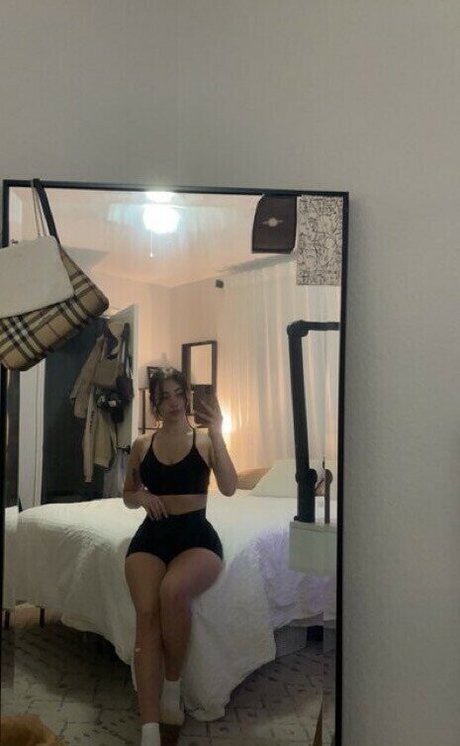 niaarellano schauspielerin nackt bild