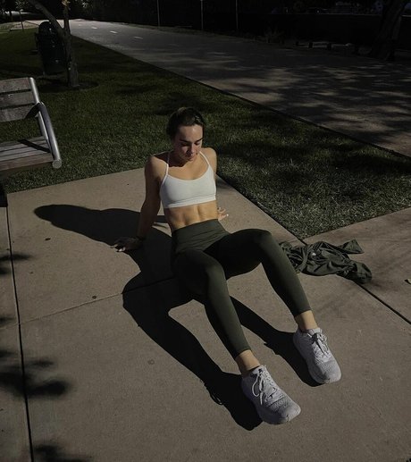 Kylie Holbeck top galerien