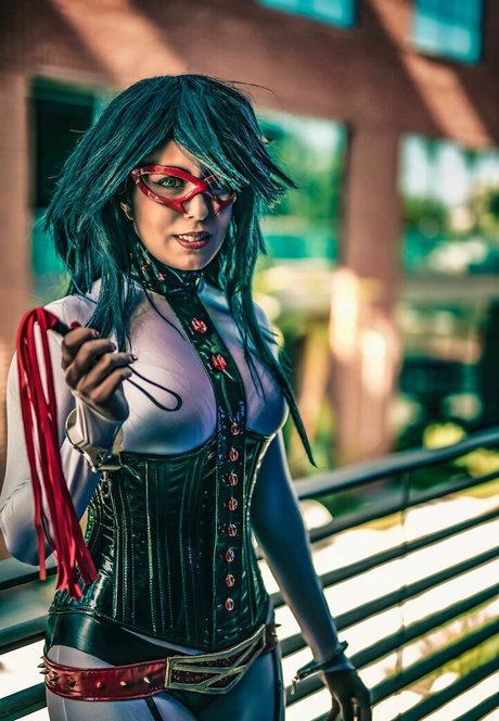 Khainsaw model xxx galerien