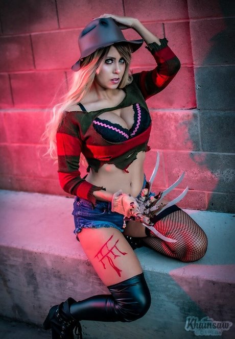 Khainsaw nackt akt fotos