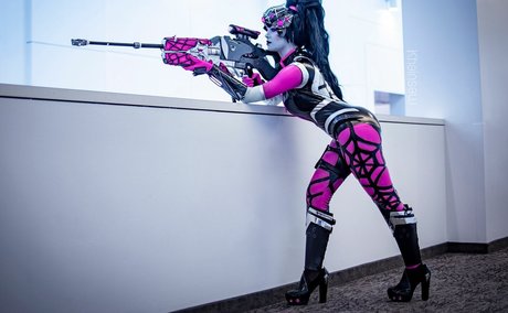 Khainsaw nackt pornographische foto