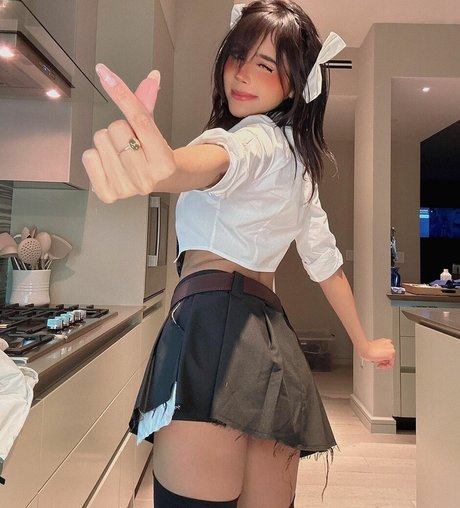 Neeko hübsche akt fotos