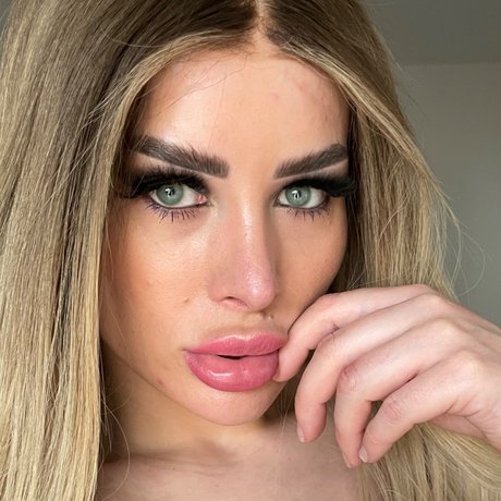 Aline nackt pornostar galerie