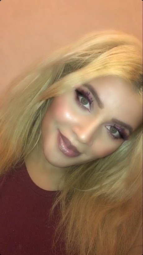 Mayana nackt pornographische foto