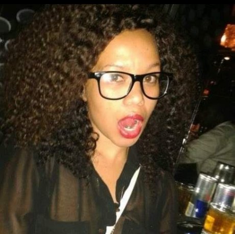 Miss Conceited heiße nackte archiv