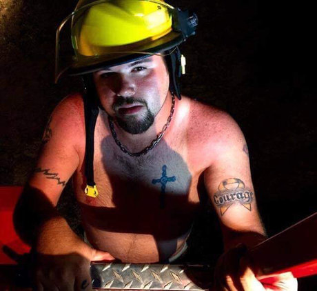 OfficerRomeo13 pornostar sexy foto