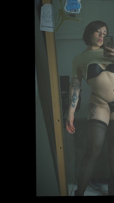 Ely perfekte nacktheit fotos