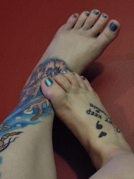Tatted Feet heiße nackten foto