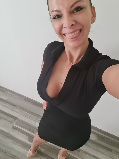 _Corina_ nackt pornographische galerie