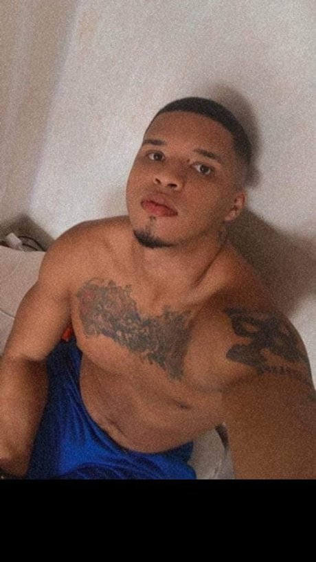 ALEXIS ARARAT_ nackte pornostar foto