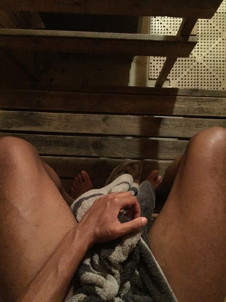 G O L D E N_ erwachsene hübsche bild