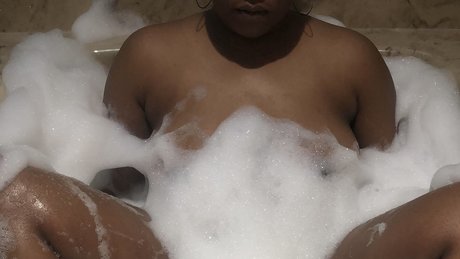 Poppi erotische pornografische foto