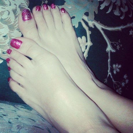 Pnkie Toez official content_ porno freie foto