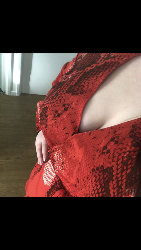 piercedqueen pornostar hübsche fotos