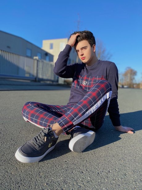 Prxncecharmxng model nacktheit archiv