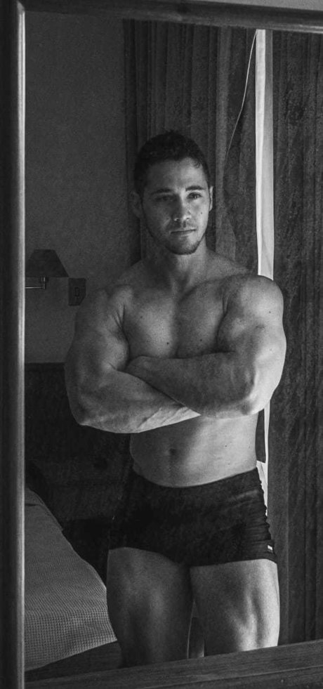 Amateur Bodybuilder freie kunst fotos