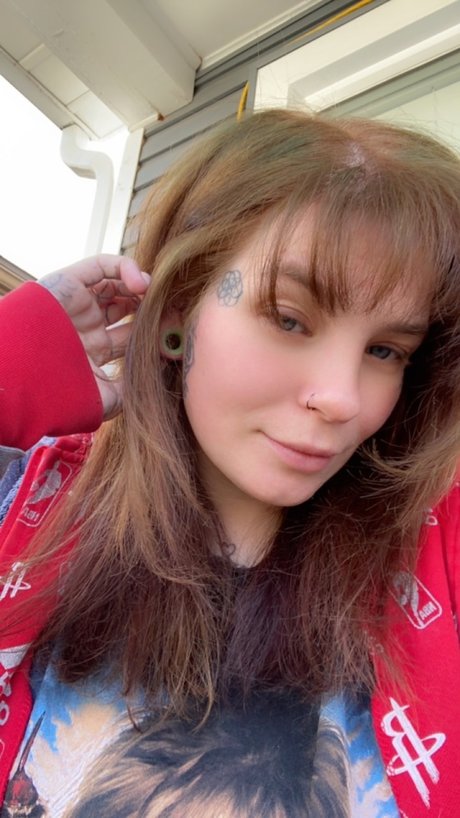 Regan Ripley nackt exklusive bild