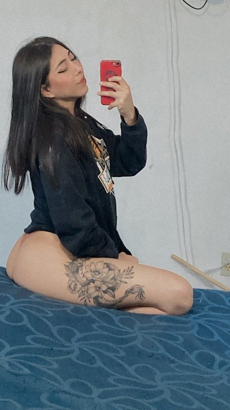 Cuty12 model hd bild