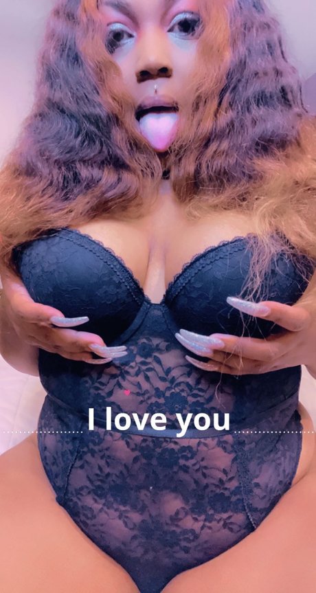 Rain Miller nackt exklusive foto