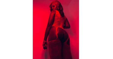 Raine Bankz nackt sex bilder