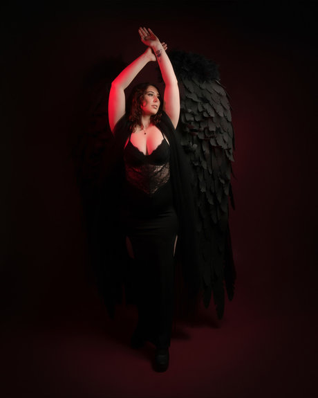 Amira Gray schauspielerin kunst fotos