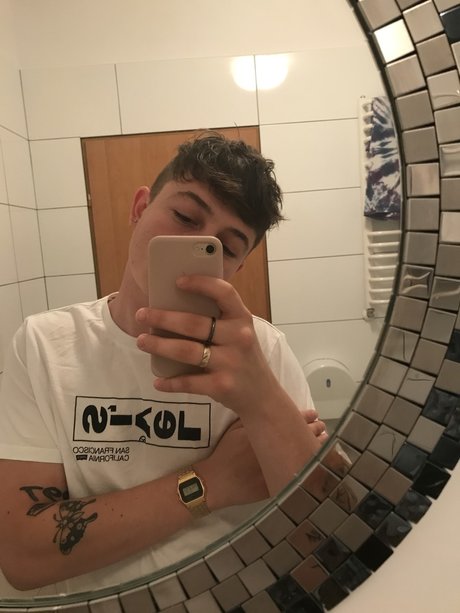 Ronnie Milbs schöne nackt fotos