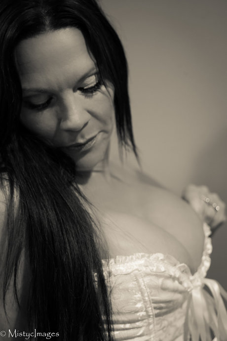 Megan Copper top akt bild