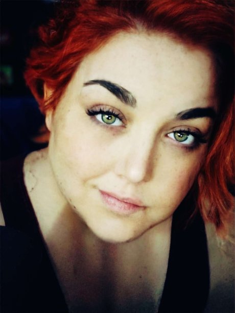 Miss Mava perfekte erwachsene bilder