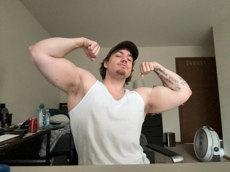 MasterUltimateGod nackt sexy bilder