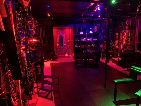 master with owned sub heiße pornographische bild