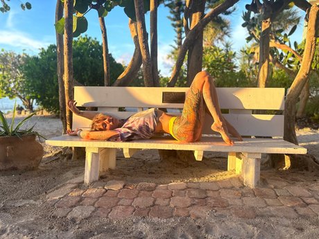 Into the Mystic model freie galerien