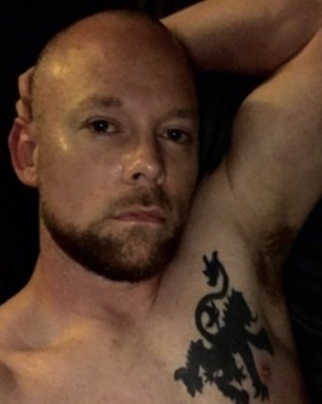 MeetMeInTheLou nackt sexy foto