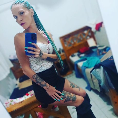 La Bebecita Queen beste kunst bilder